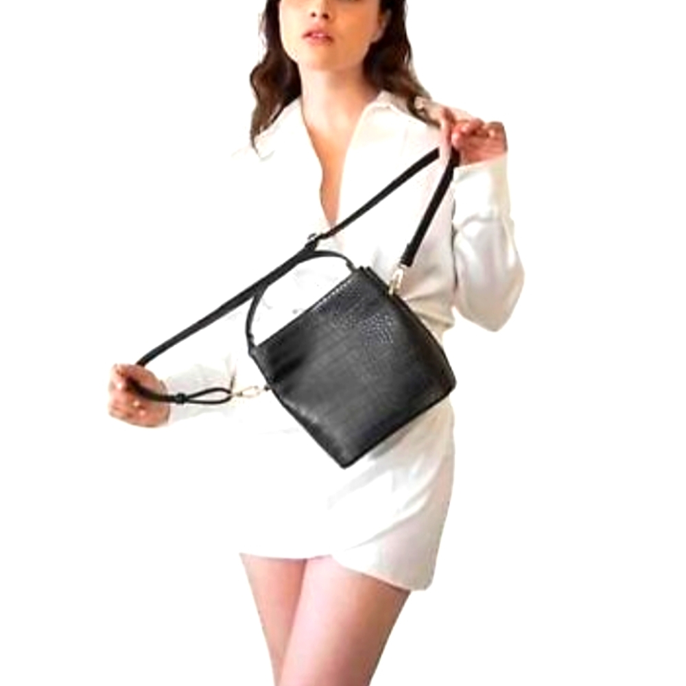 NWT Aota Elana Crocodile Crossbody Black Bag